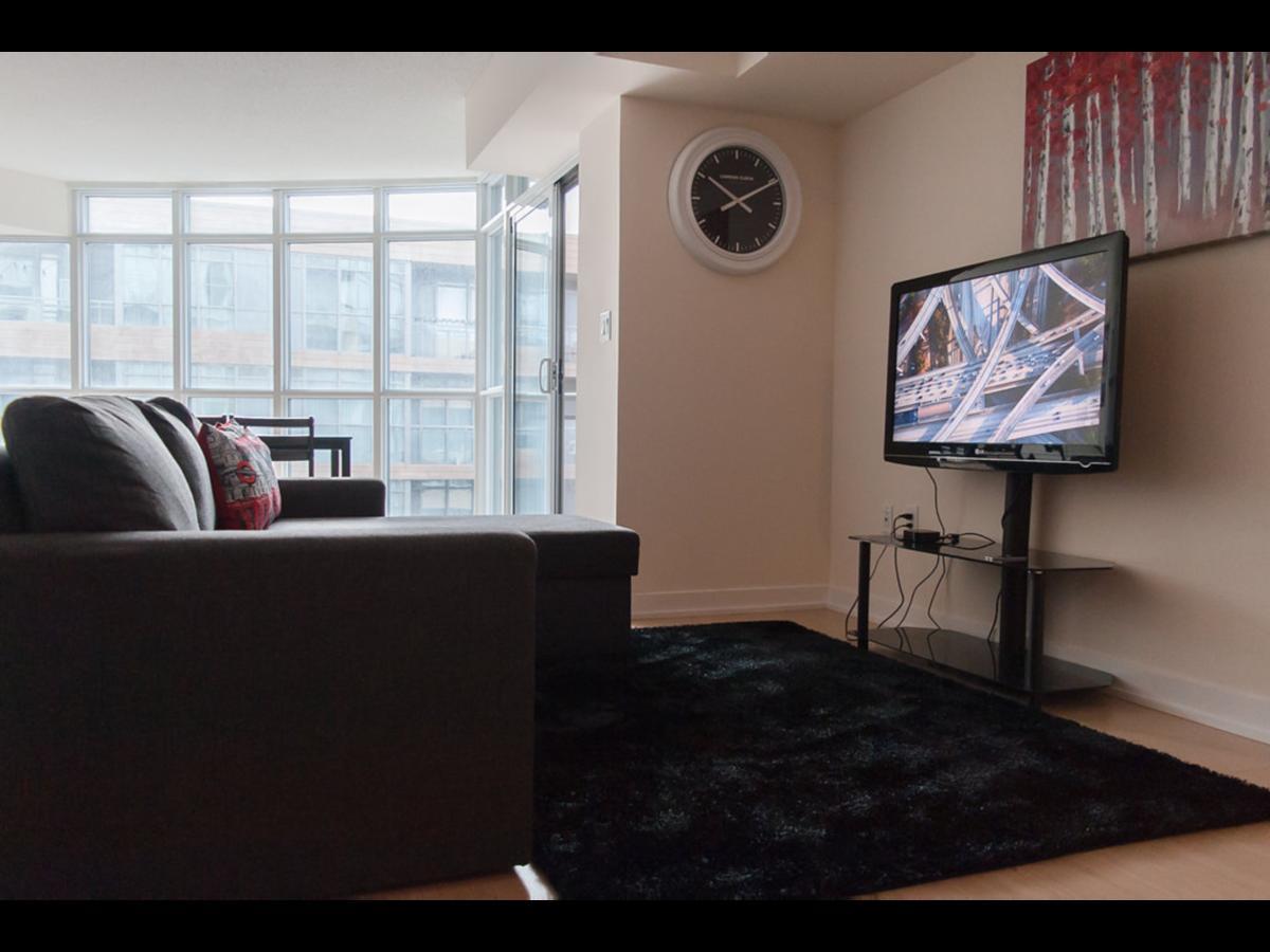 N2N Suites - Downtown Lake & City View Apartments โตรอนโต ภายนอก รูปภาพ