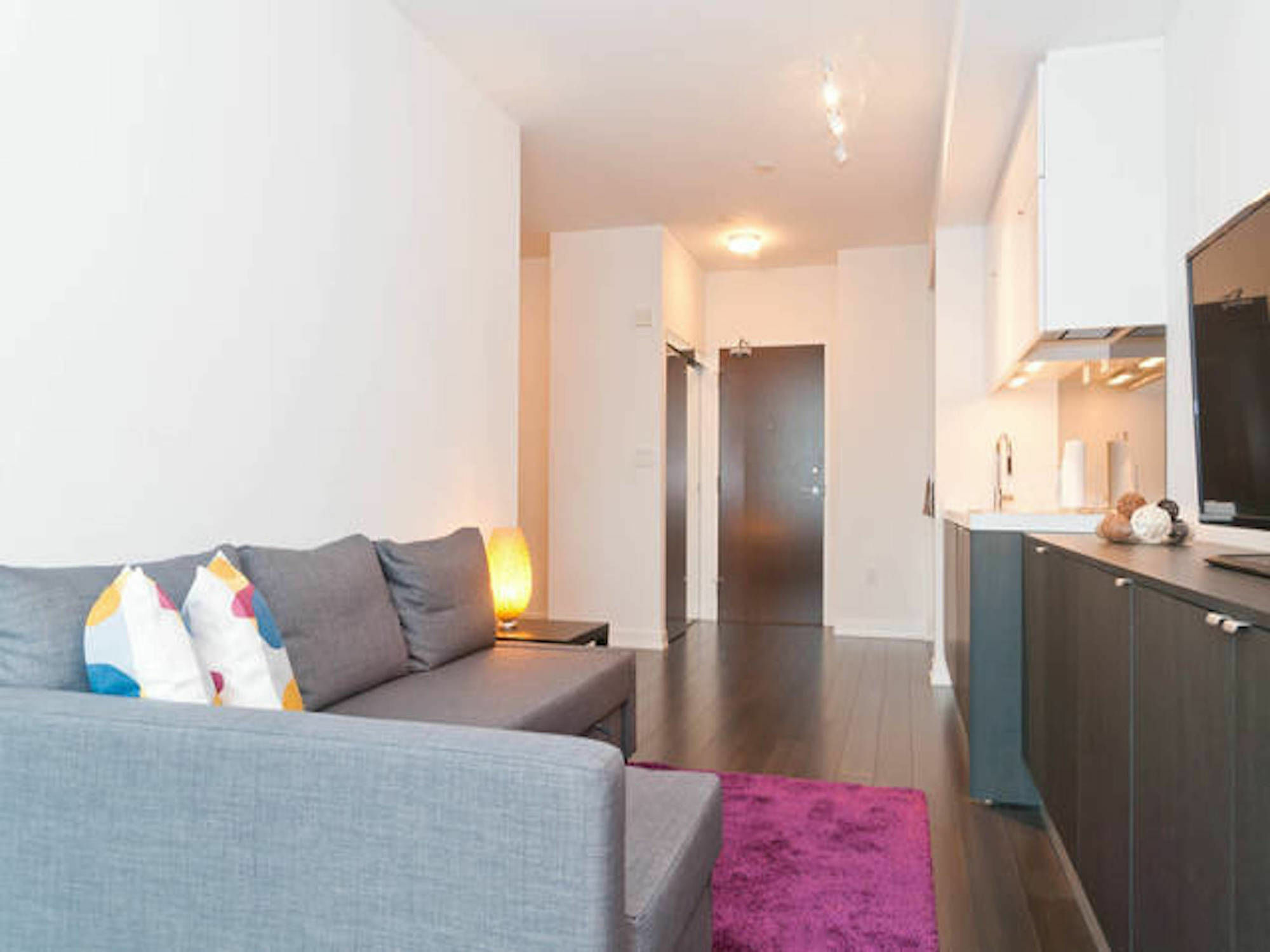 N2N Suites - Downtown Lake & City View Apartments โตรอนโต ภายนอก รูปภาพ