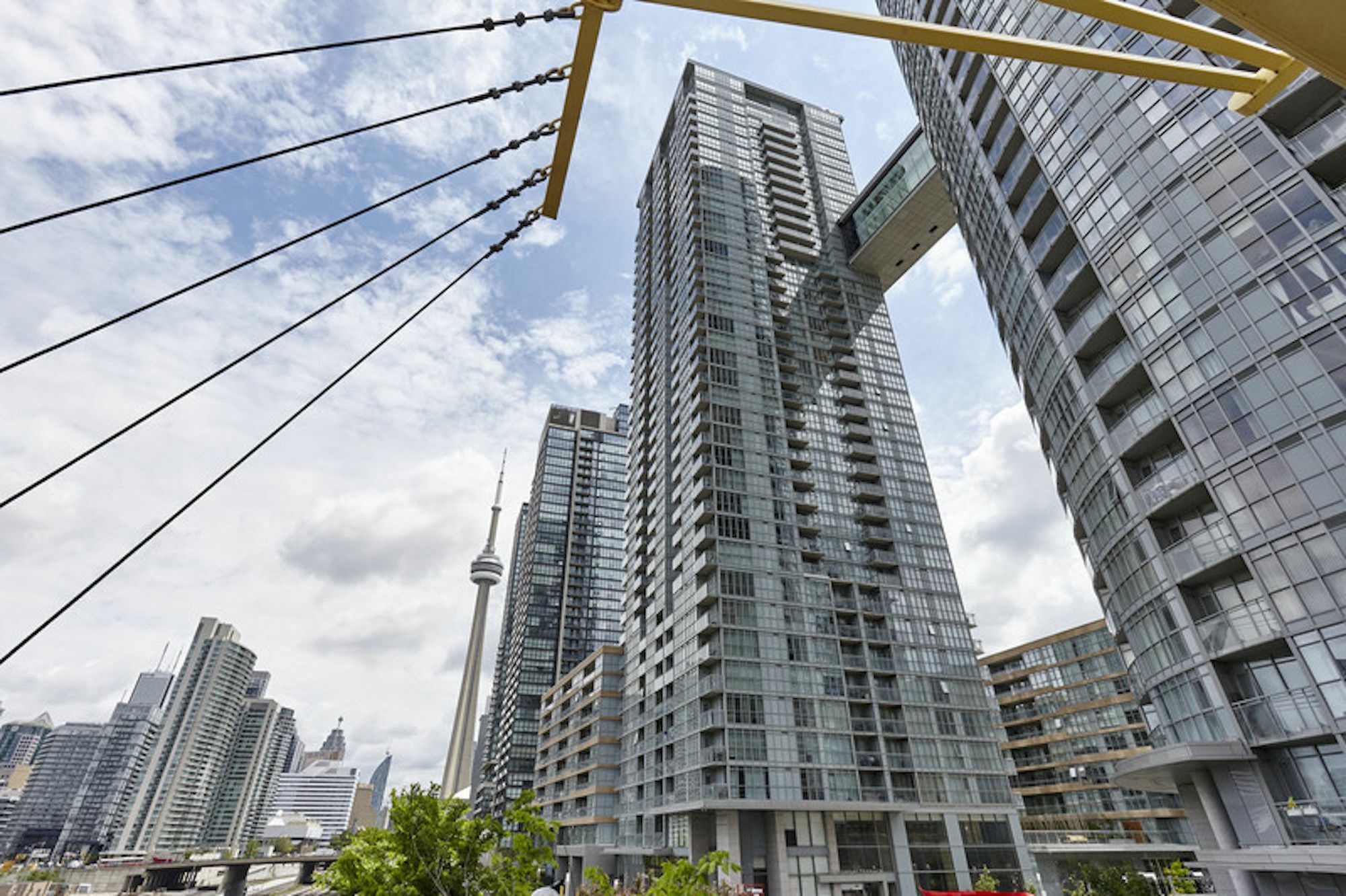 N2N Suites - Downtown Lake & City View Apartments โตรอนโต ภายนอก รูปภาพ