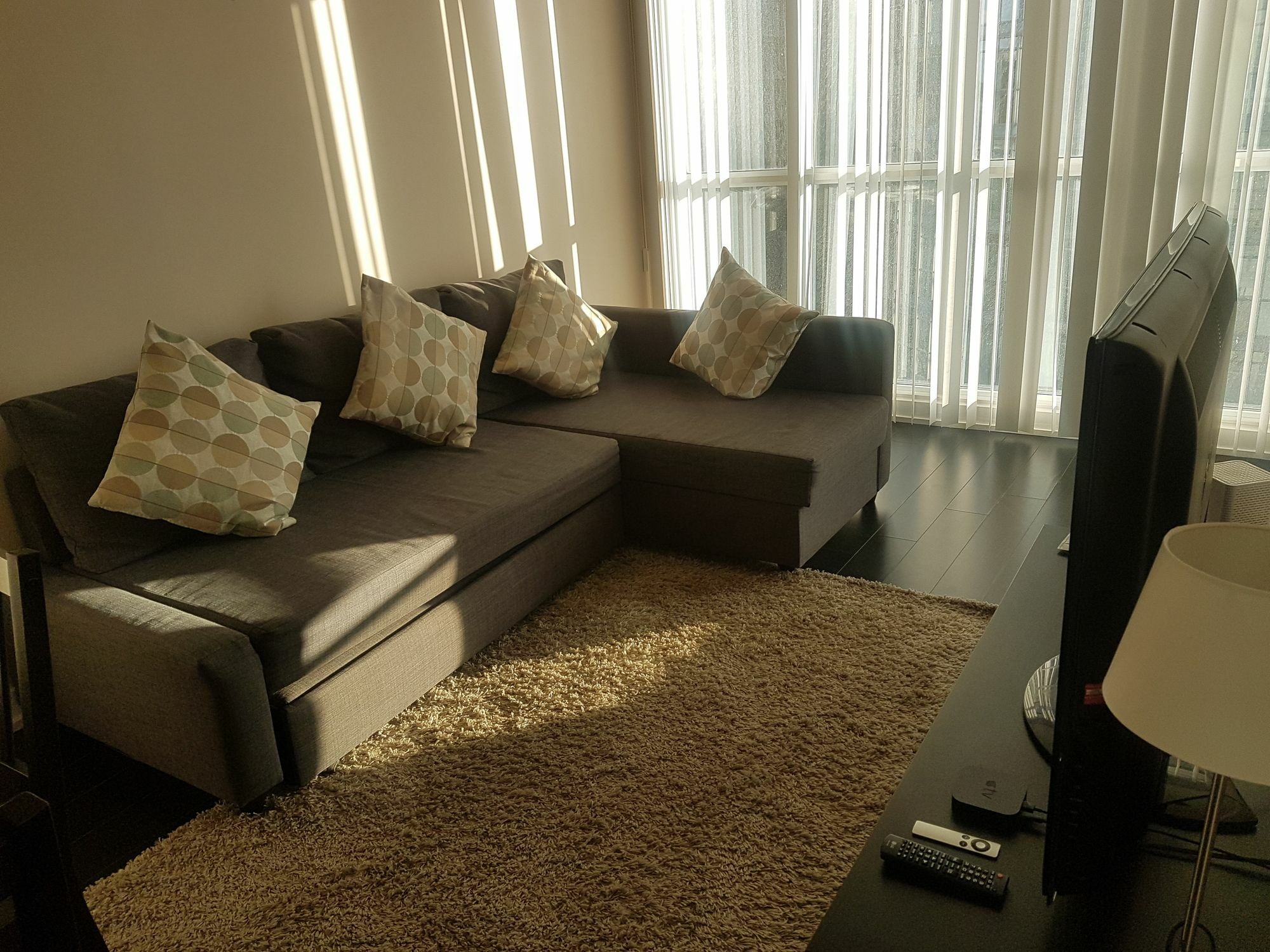 N2N Suites - Downtown Lake & City View Apartments โตรอนโต ภายนอก รูปภาพ